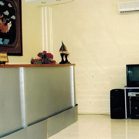 Triple H Hotel Yangon Exterior photo